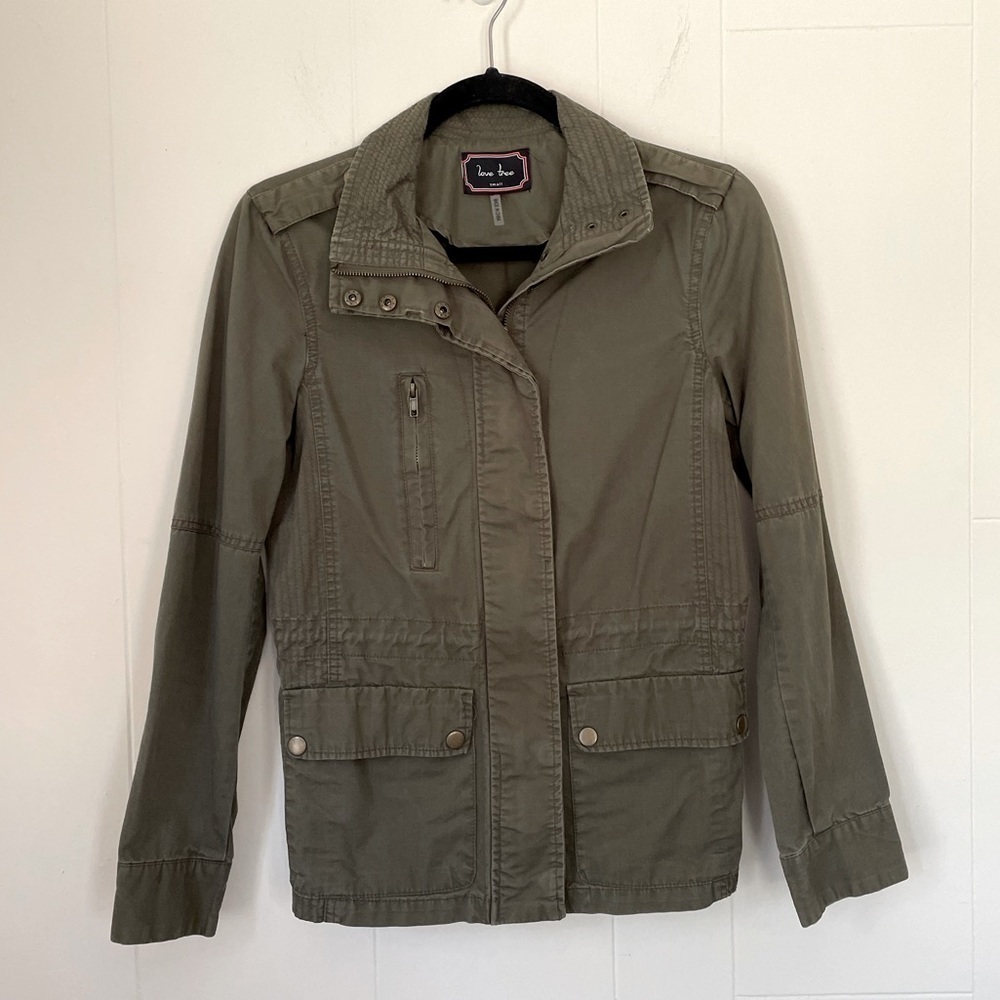 Love Tree Army Green Jacket ~ cargo pockets, cinch waist ~ women’s Size Small